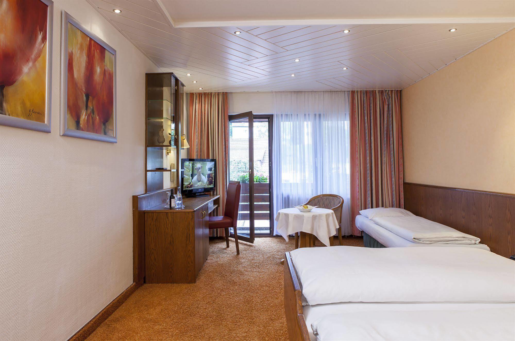 Hotel Lamm Ostfildern Zewnętrze zdjęcie